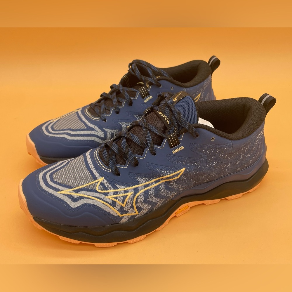 NEW Size 10 Mizuno Enerzy Women’s Wave Daichi Running Shoes